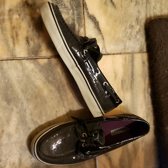 Shoes - Picture 2 of 5